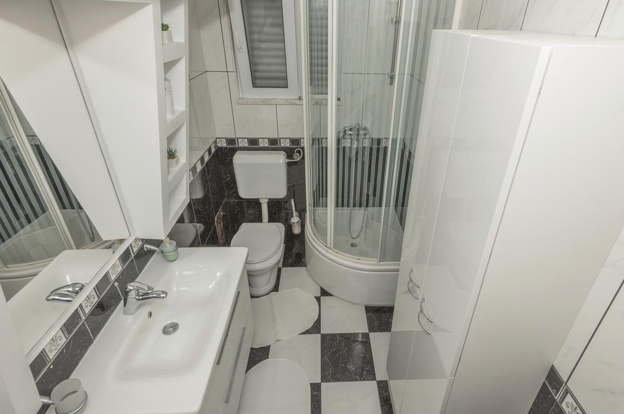 Apartment Mirjana มาคาร์สกา ภายนอก รูปภาพ