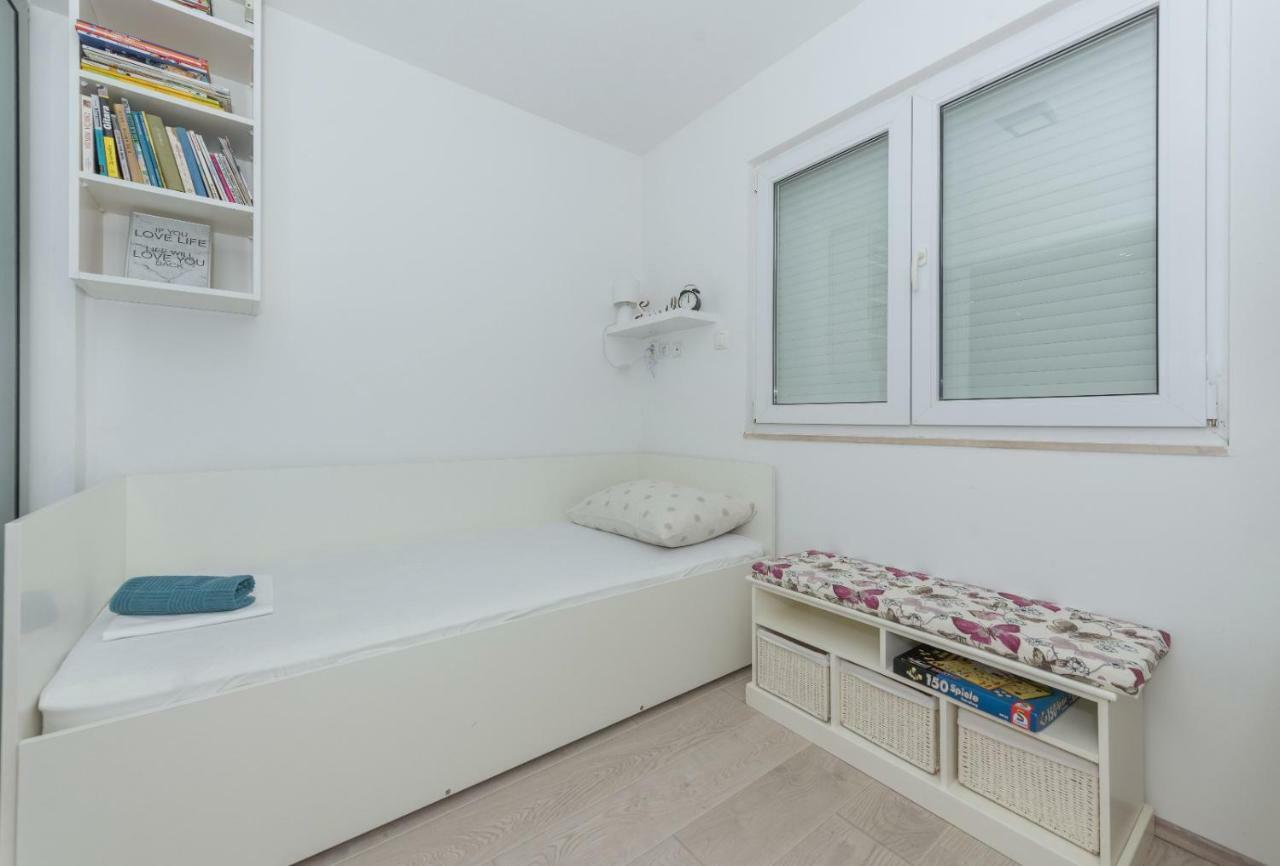 Apartment Mirjana มาคาร์สกา ภายนอก รูปภาพ
