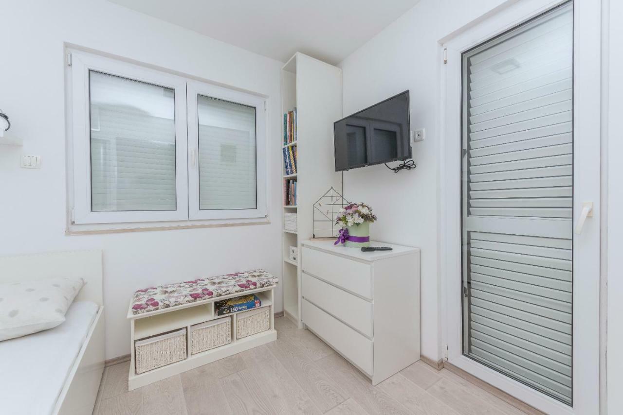 Apartment Mirjana มาคาร์สกา ภายนอก รูปภาพ